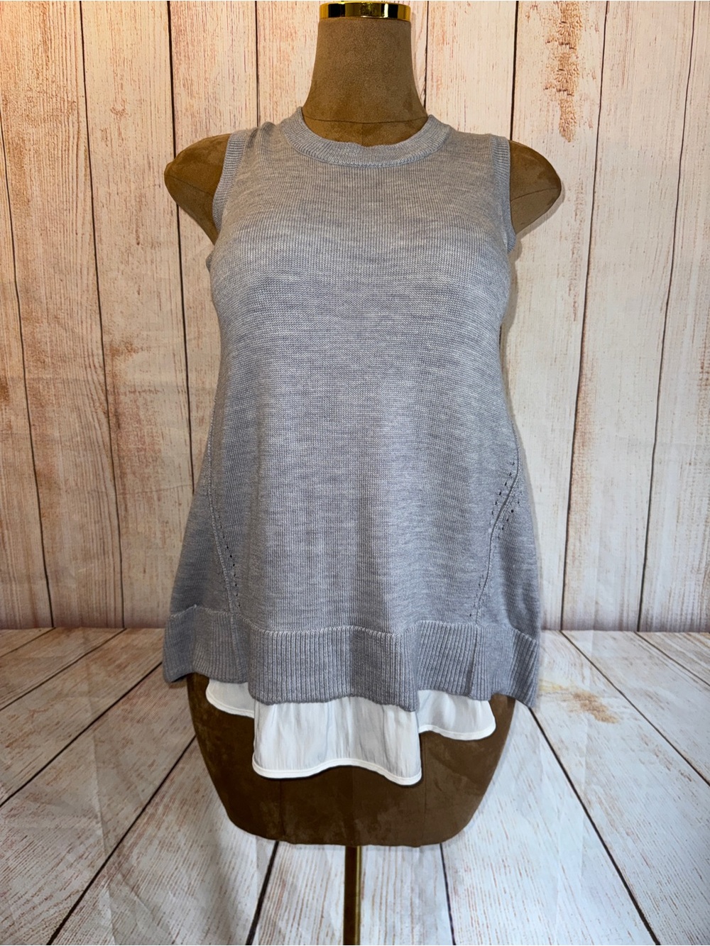Athleta Itinerary Sleeveless Sweater Merino Wool, Gray Layered Top, Split Back M